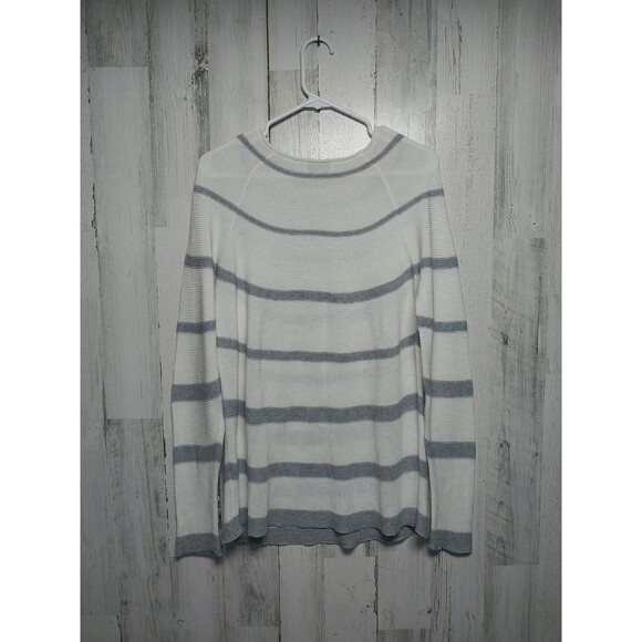 Vineyard Vines Women's Medium Gray Stripe Sweater - Picture 6 of 6